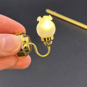 Miniatyr Beröringsfri drift med trollstav 1:12 mässing Vägglampa tulpanlampa LED-lampa Dockhus Beröringsfri pinne utan strömbrytare Fairy Magic