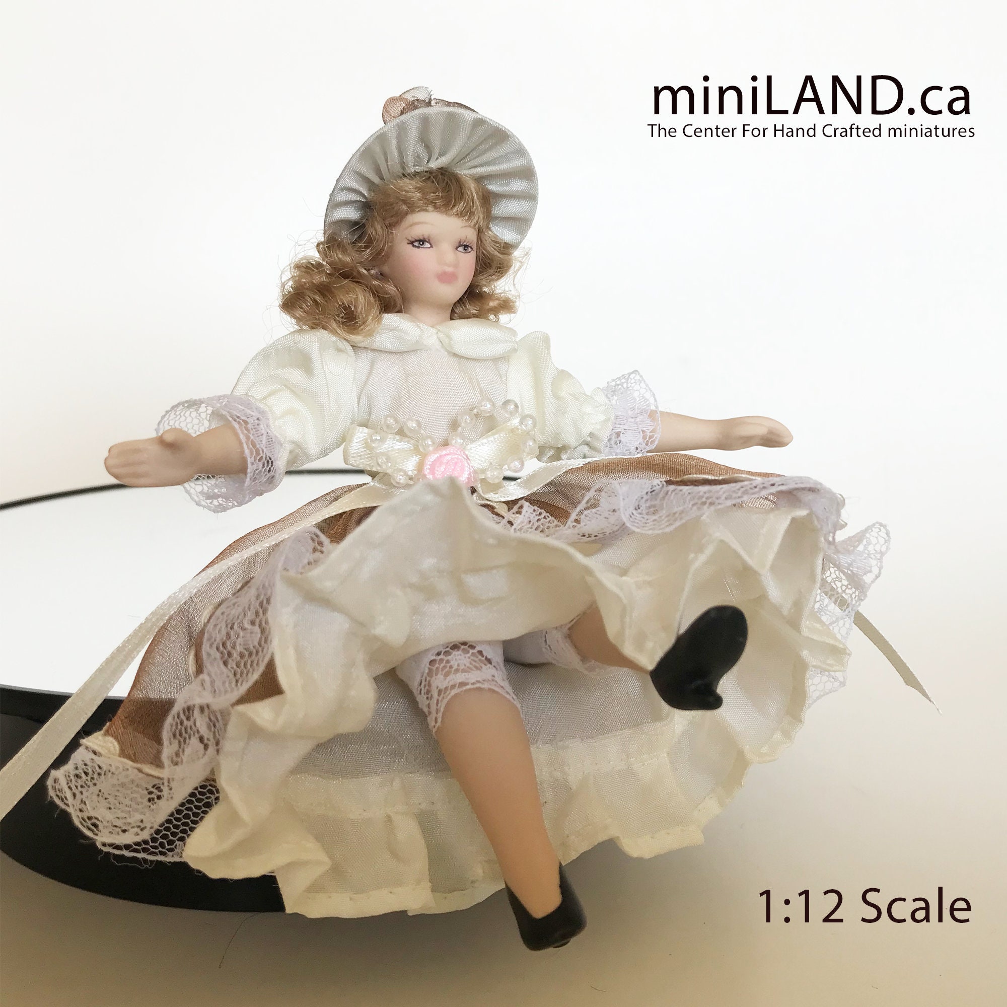 Porcelain Victorian Lady in Beige Dress & Hat 1.12 Scale Dolls House Miniature 