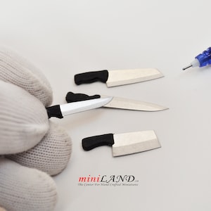 A set of four or five metal kitchen chef knives1:12 Scale dollhouse miniature handmade food KNF1 knife