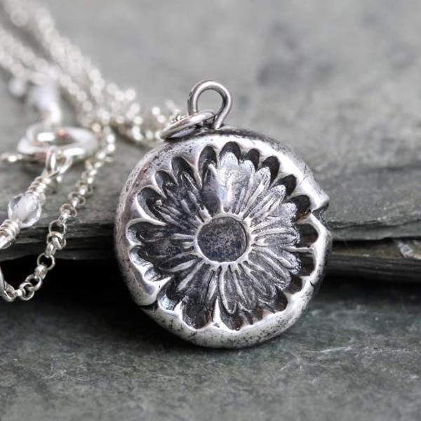 Daisy Necklace Fine Silver Necklace Flower Pendant Sterling Silver Chain Shasta Daisy Pendant Oxidized Silver Botanical Jewelry