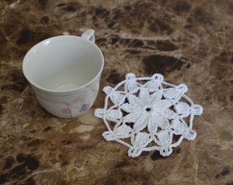 Weißes Little Doily - Spitzenuntersetzer (4 Zoll) Set 6 Stk