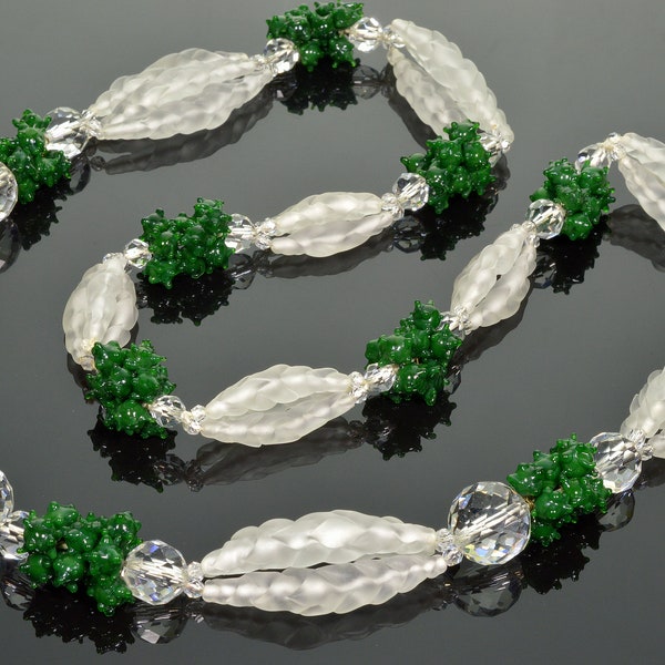Art Deco French Glass Necklace Pâte de Verre Frosted White Green Beads C.1920