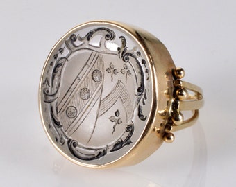 Antique Georgian 14K Gold Chalcedony Signet Ring Intaglio Armorial Crest Wax Seal C.1790