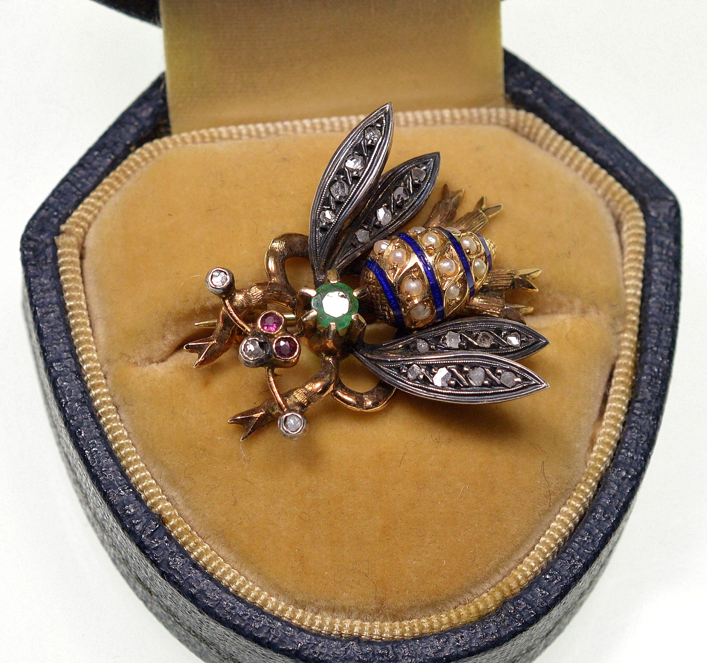Diamond bee brooch discount