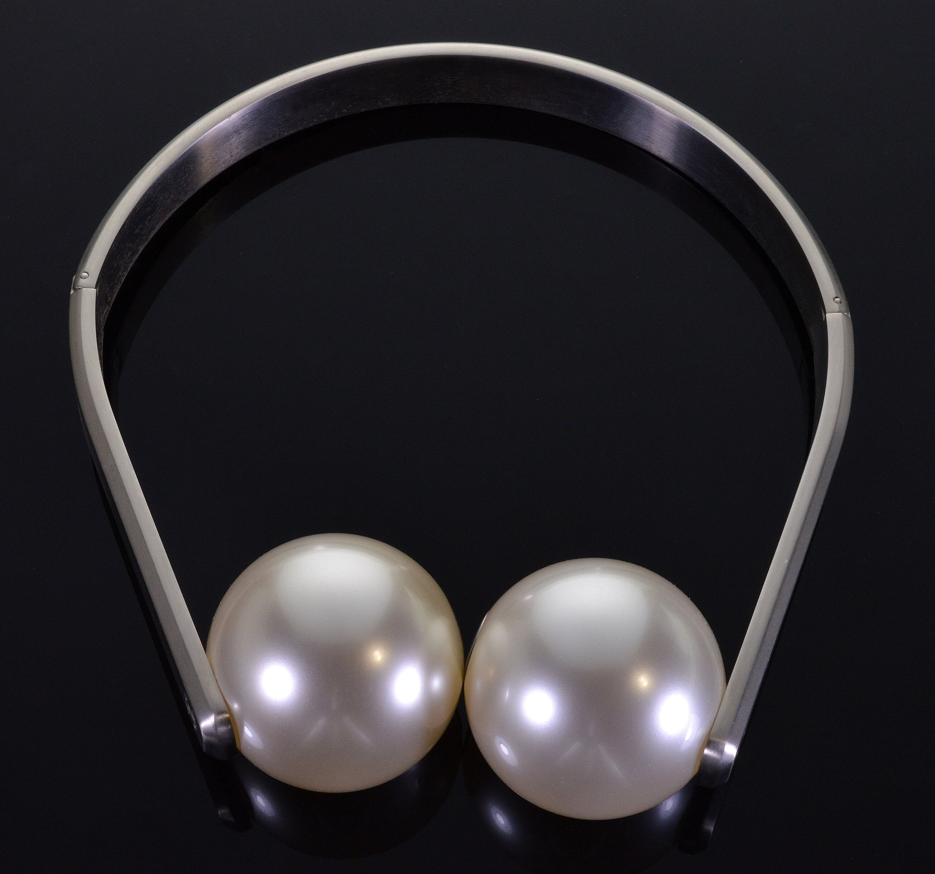 Chanel Karl Lagerfeld Headphone Choker Necklace C.2014 - Etsy display picture 2