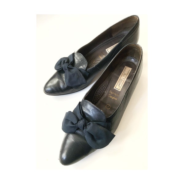 Vintage Hush Puppies - 90s shoes - leather shoes - leather pumps - court shoes - shoes with bow