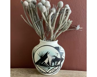 Vintage Dineh pot - small vase - ceramic art - hand painted pot - Native American art