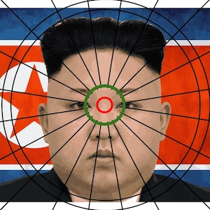 Op de afbeelding: Een dartbord met een zwart-wit doelwit dat over een foto van een mannengezicht is gelegd. Het bullseye is gecentreerd op het voorhoofd van de man. De achtergrond is een rood-blauw-witte vlag met een rode ster.