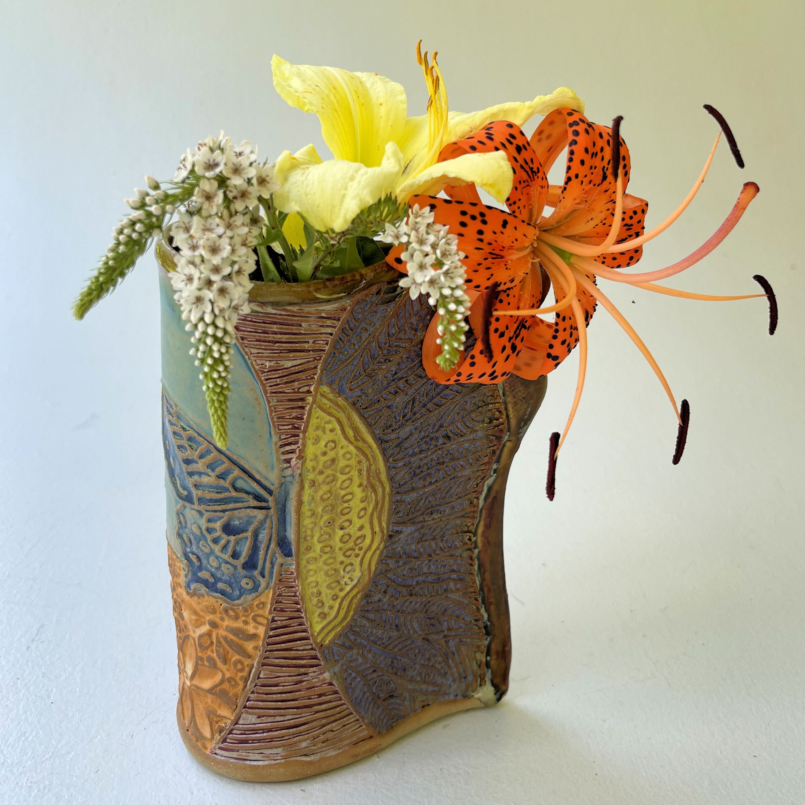 蝶の陶器の花瓶 手作り - Etsy 日本