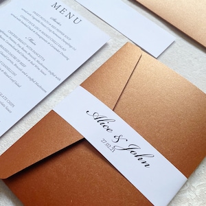 Ensemble de faire-part de mariage orange brûlé avec pochette pliante moderne et simple avec carte RSVP - Collection Alice