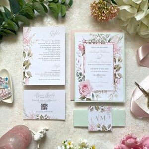 Blush und Salbei/Mint Hochzeitseinladung Set. Professionell gedruckt. Komplett mit RSVP und Informationskarte. Blumenmuster. Muster.