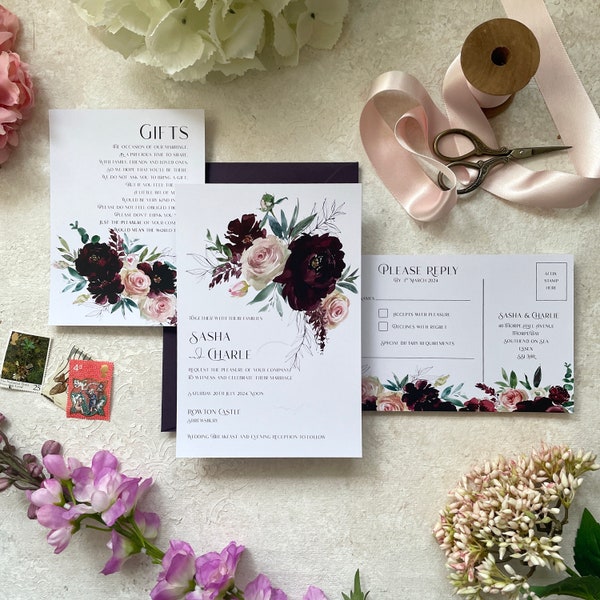 Échantillon de la suite florale d'invitation de mariage. Ensemble d'invitations prune et blush avec RSVP et informations/menu pour le client. Imprimé professionnellement.