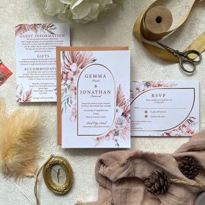 Boho Hochzeitseinladungs Set. Terrakotta Umschläge. Professionell gedruckt. Antwortkarten-Gespräch. Nicht personalisiertes Muster.