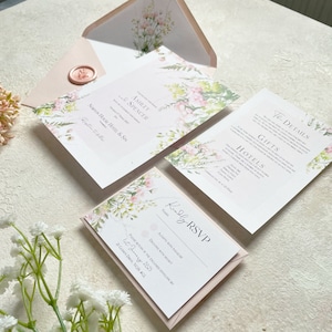 Blush Blumenhochzeitseinladungen mit Umschlag Liner und Wachs Siegel Option | Volle koordinierende Reihe verfügbar | Personalisierbare Informationskarte
