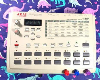 Modded AKAI S20 LOFI Vintage Sampler // 12BIT Converters Clock (Pitch) & Power Jack Mods + OLED Floppy Emulator // mpc remix88 sp1200 sp303