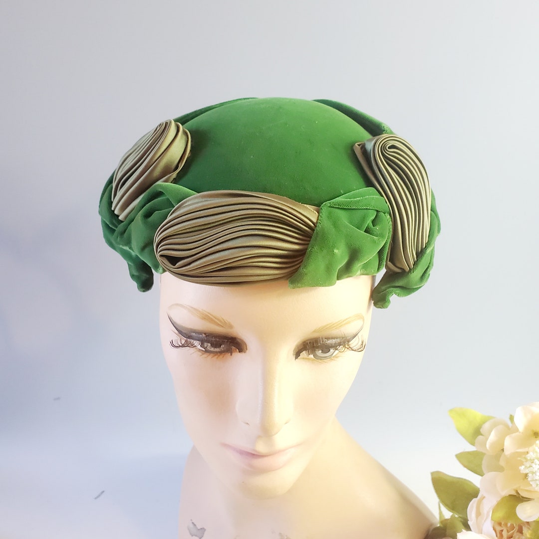 50’s Green Velvet and Silk Flowers Bucket Hat by Jille Original main image 0