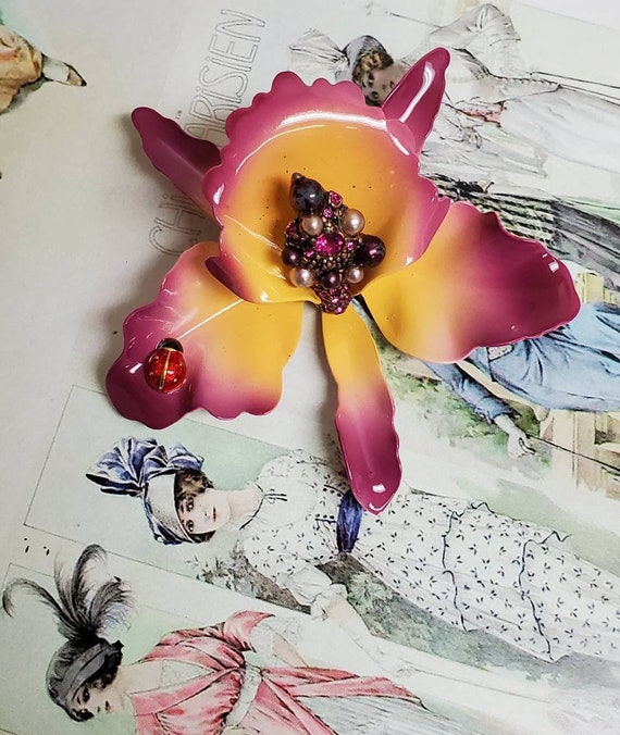 Stunning Joan Rivers Tulip Midcentury Style Pin Br