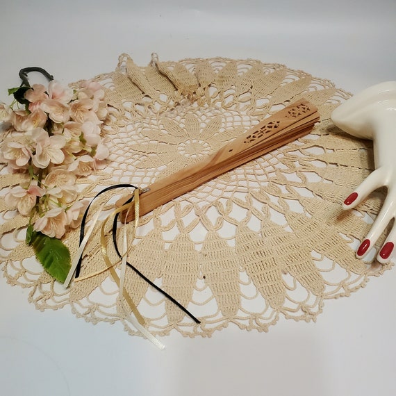 Vintage Wood  Hand  Fan with Cut Outs, Vintage Fa… - image 4