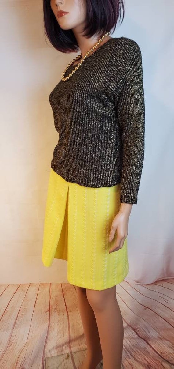 S 1950s Ladies Yellow skirt, Large Pleated Front S