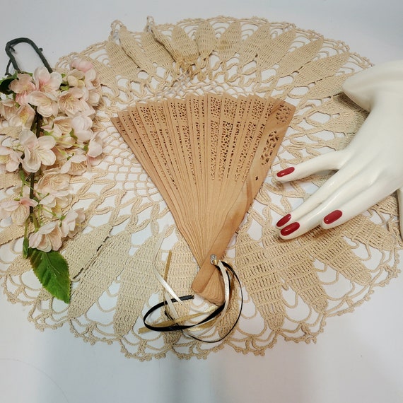 Vintage Wood  Hand  Fan with Cut Outs, Vintage Fa… - image 3