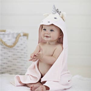 Personalized Hooded Towel/ Unicorn  / Bath Wrap / Infant and Toddler / Perfect baby gift / Birthday Gift