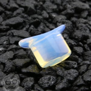 Opalite Glass Oval Labret Plug