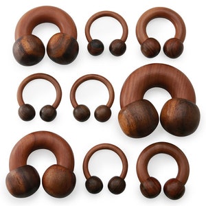 Circular Barbell Hoop Plugs aus Holz