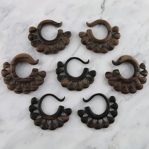 Stratum Wooden Hangers Plugs Sizes / Gauges (8 Gauge - 1/2&quot;) 1 Pair, Stretched Ears, Organic Plugs