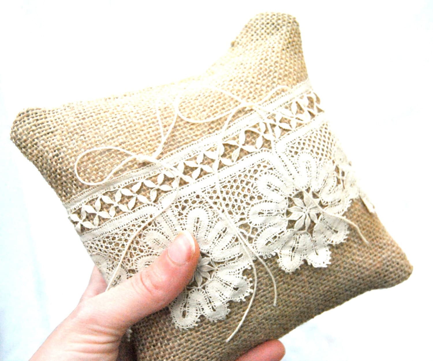 Cuscino Per Fedi Nuziali In Avorio - 15x15 Cm, Con Fiocco E Perla, Per Cerimonie - Foto 14