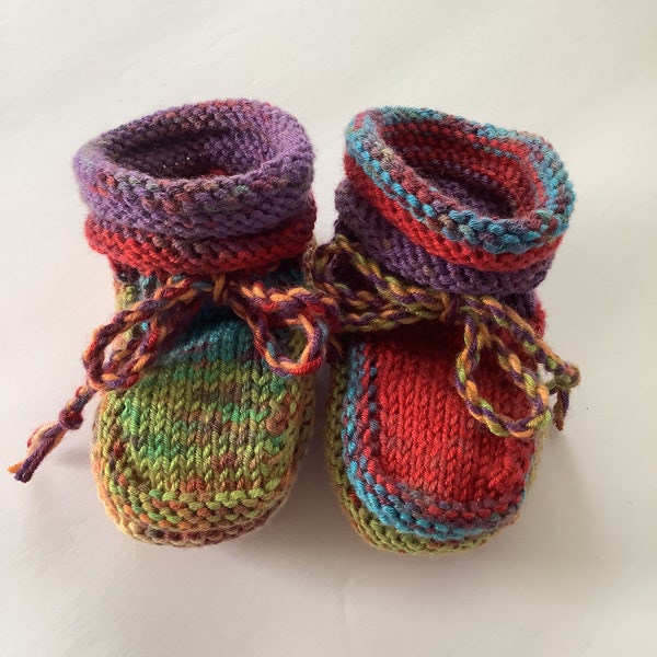 Hand-knit stay-on baby booties (Vegan)