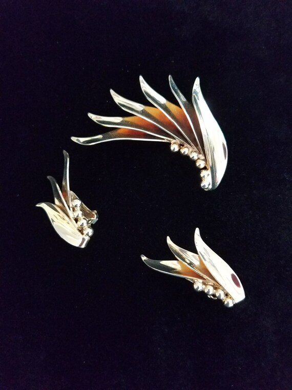 Kramer Brooch Earrings Set - Vintage brooch and clip on earrings bright gold tone set, marked Kramer of New York