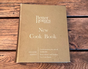 Better Homes and Gardens New Cook Book Gold Edition 1965 Souvenir Edition/MCM Better Homes and Gardens Cookbook/Retro Cookbook