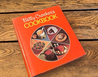 Betty Crockers Cookbook, 1972 11th Printing-5 Ring Binder Style/Betty Crocker Hardcover Pie Cookbook
