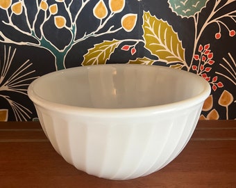 Fire-King White Spiral Mixing Bowl 9”/Vintage Fire King Oven Ware Mixing Bowl/Fire King Anchor Hocking Bowl