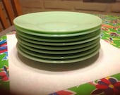 Vintage set of 8 jadeite 8 quot plates