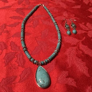 Vintage heavy silver and turquoise beaded necklace, with bezeled pendant, and earrings