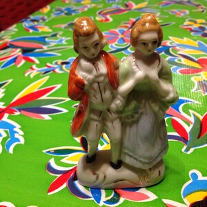 Vintage hand painted ceramic colonial couple- Japan