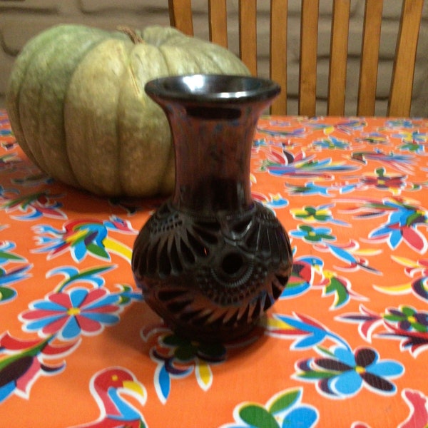 Vintage beautiful hand made and carved Black Clay Vase or Jaron de Barro Negro made in Oaxaca, Mexico