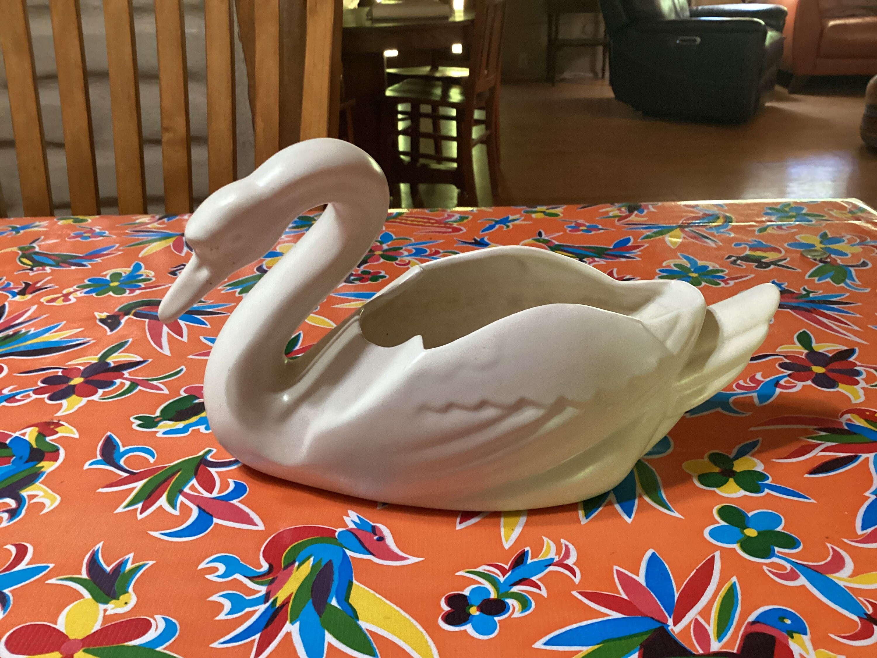 Vintage Mid Century Bauer Pottery of Los Angeles Ivory Swan
