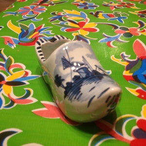 Vintage Delfts Blue souvenir ceramic Dutch wooden shoe ashtray- Holland