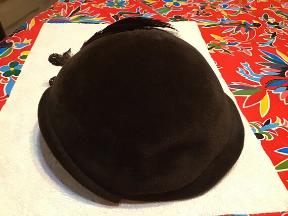 Vintage dark brown velvet or velour beret with fe… - image 4