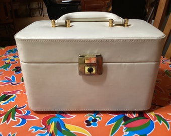 Vintage mid century smaller white train case or overnight bag