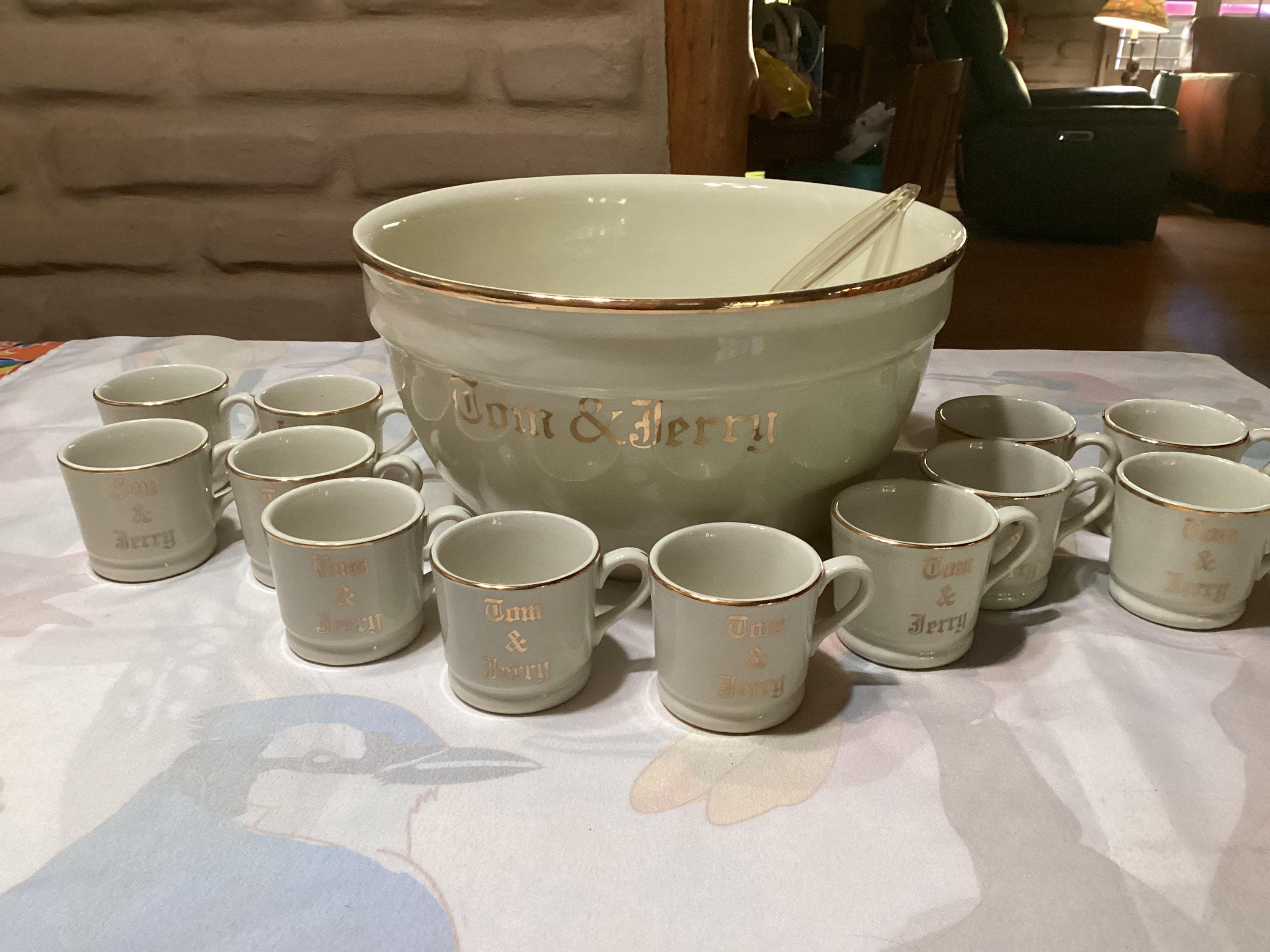 Vintage Hall USA Tom & Jerry Ivory Large Punch Bowl Set With 12
