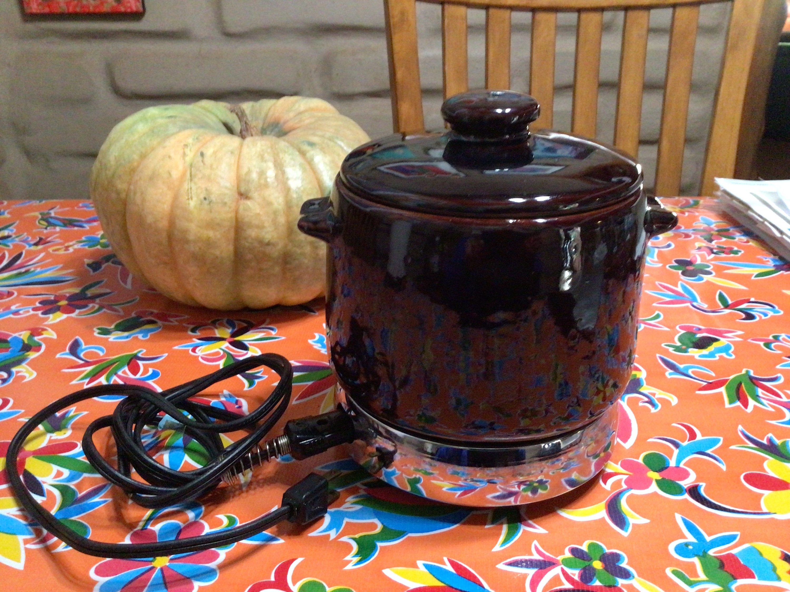 Vintage West Bend Electric Bean Pot Oakleaf and Acorn Ceramic Pot Electric  Potpourri Pot 