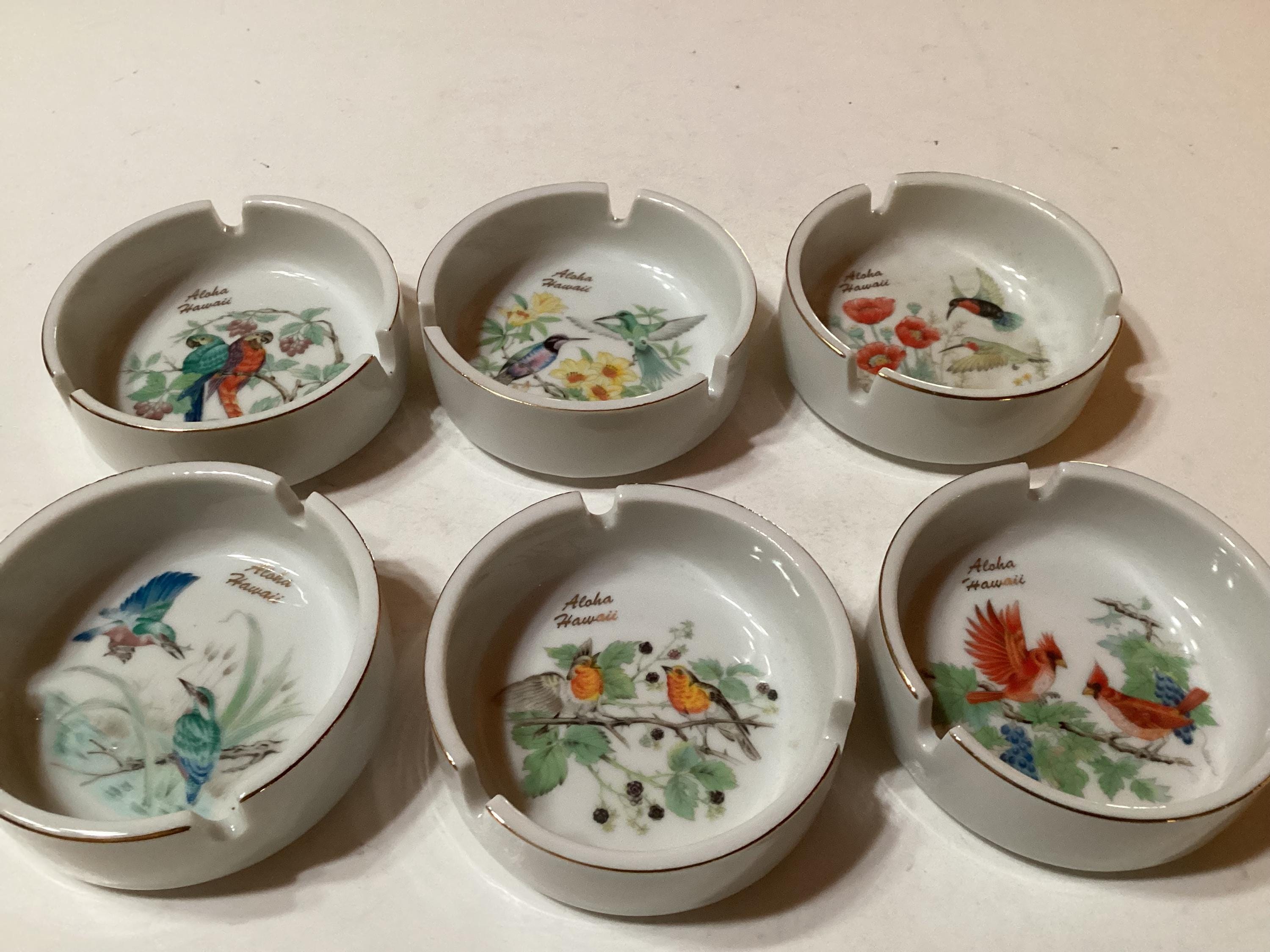 Vintage Set of 6 Souvenir of Hawaii Ceramic Ashtrays With Bird