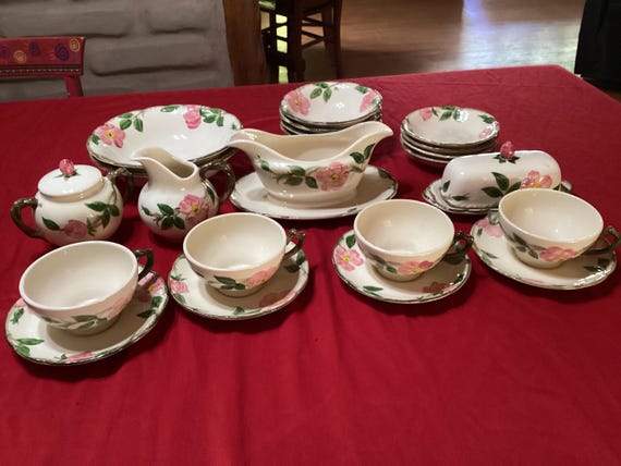 Franciscan Rose Pattern 皿とピッチャーセット Vintage Set of Franciscan Desert Rose Dinnerware- Bowls, Cups and