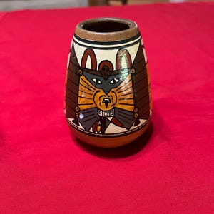 Vintage Pisac Peyton,  Peru Nazca culture terra cotta hand painted vase or cup