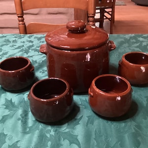 Vintage West Bend stoneware 2 quart bean pot and 4 bean crocks or bowls- USA, 1964