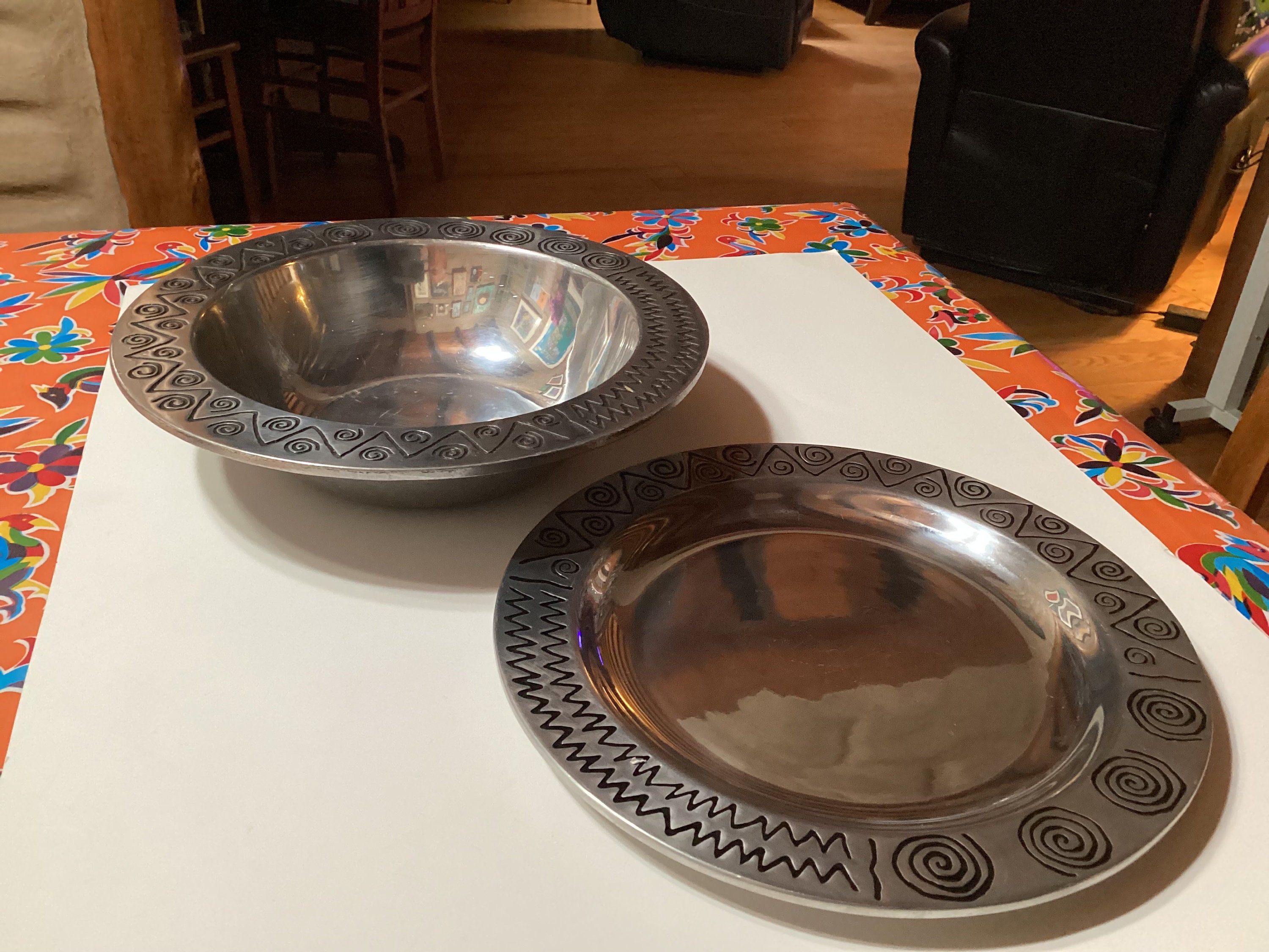 Vintage Wilton Armetale Reggae Pewter Round Cheeseboard Platter