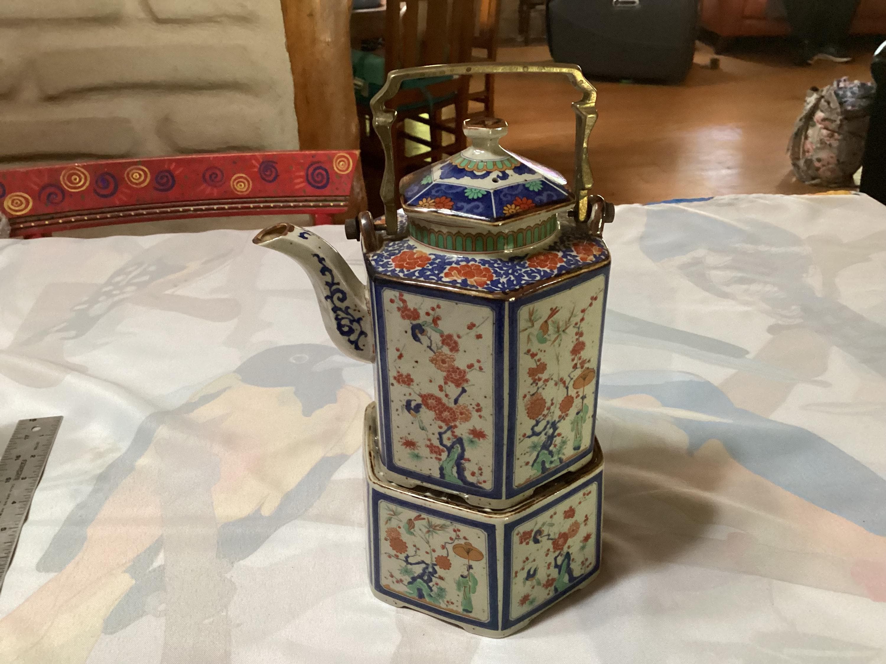 Beautiful Delicate Japanese Toscany Collection Hexagonal Teapot